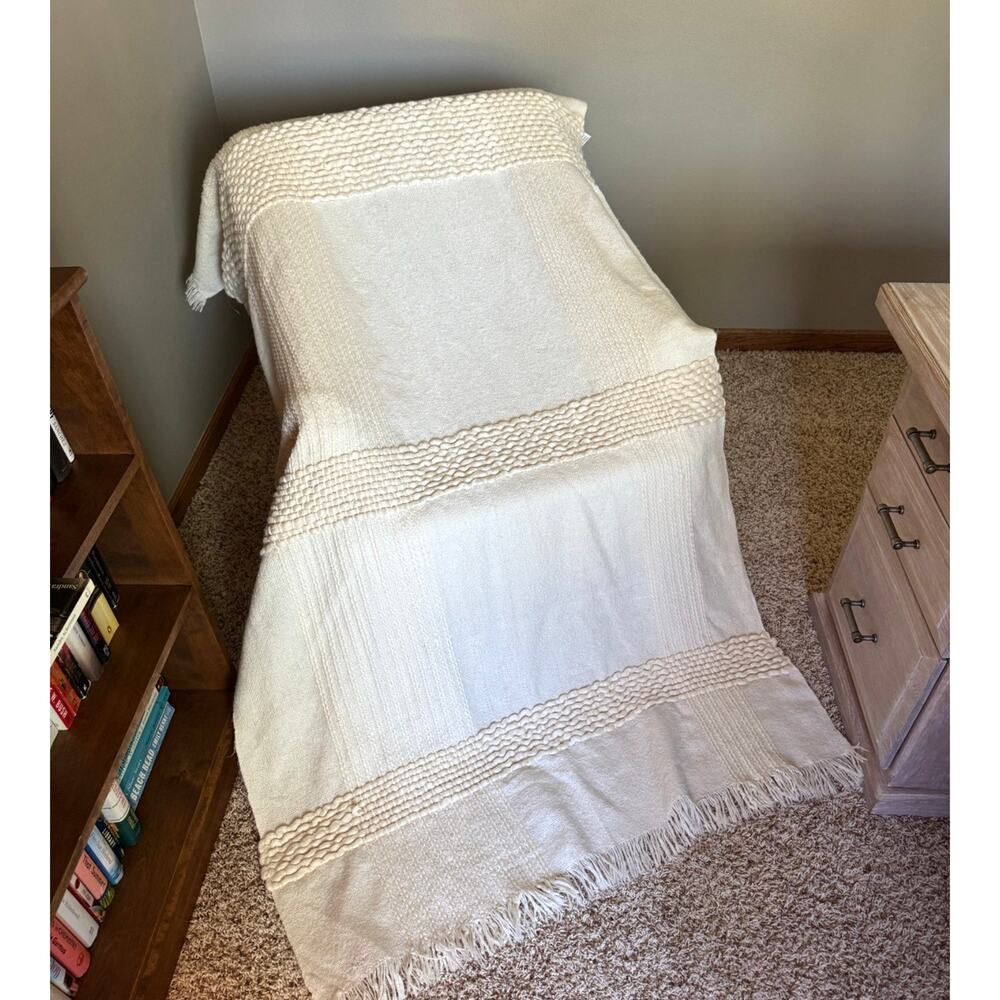 CRATE & BARREL Ivory Woven Textured Throw Blanket 40" x 70"